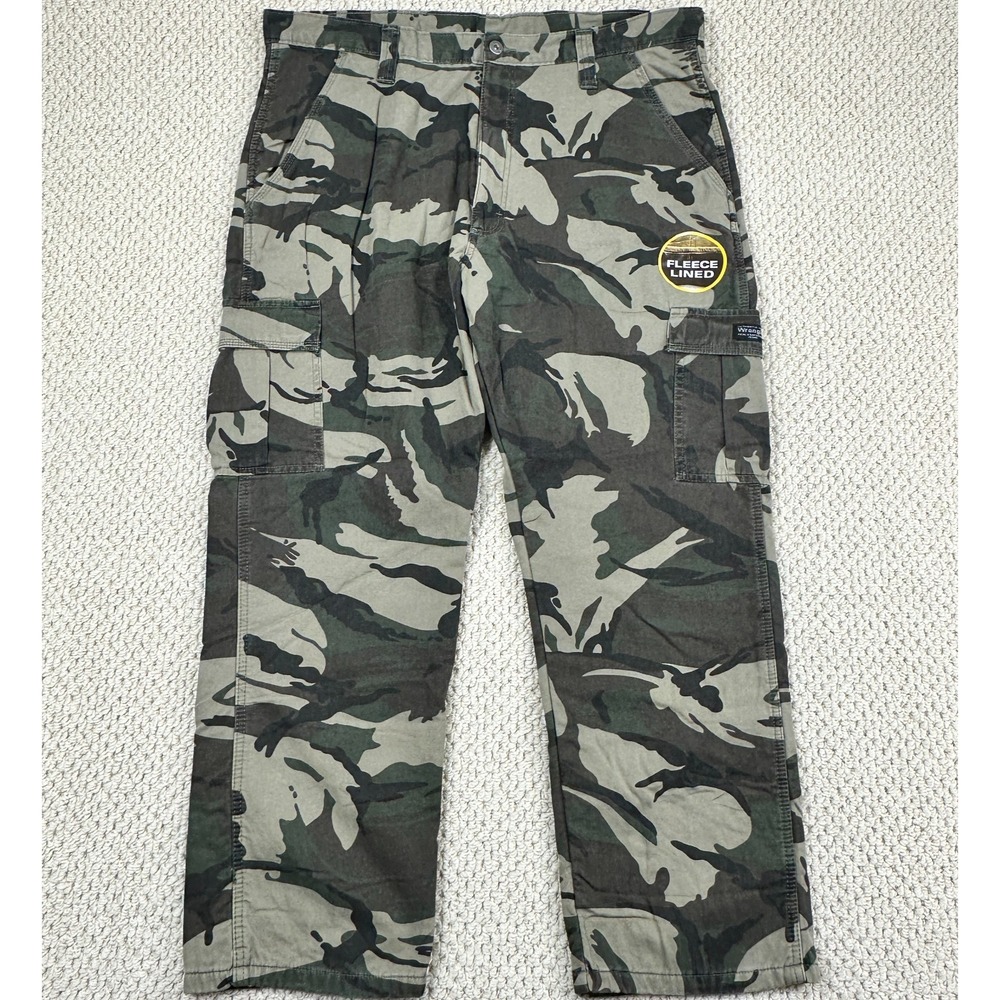 NEW Wrangler Fleece Lined Cargo Pants Mens 40x30 Green Camo Straight Relaxed Fit